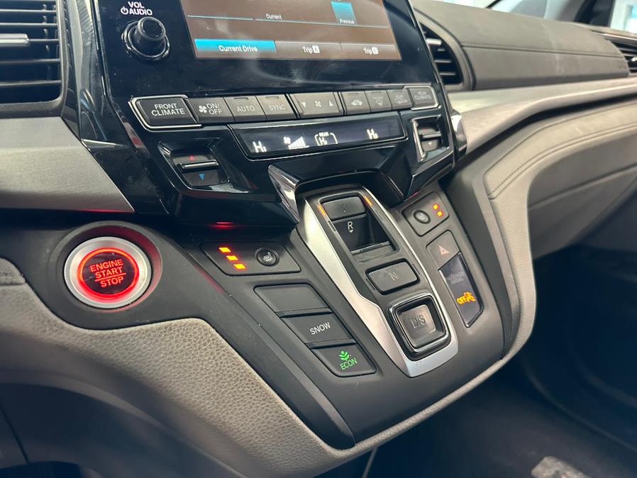 2019 Honda Odyssey EX-L w/Navi/RES Auto, available for sale in Inwood, New York | 5 Towns Drive. Inwood, New York 2019 Honda Odyssey EX-L w/Navi/RES Auto, available for sale in Inwood, New York | 5 Towns Drive. Inwood, New York