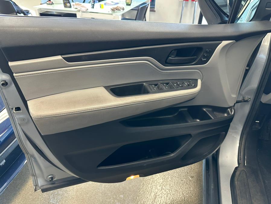 2019 Honda Odyssey EX-L w/Navi/RES Auto, available for sale in Inwood, New York | 5 Towns Drive. Inwood, New York 2019 Honda Odyssey EX-L w/Navi/RES Auto, available for sale in Inwood, New York | 5 Towns Drive. Inwood, New York