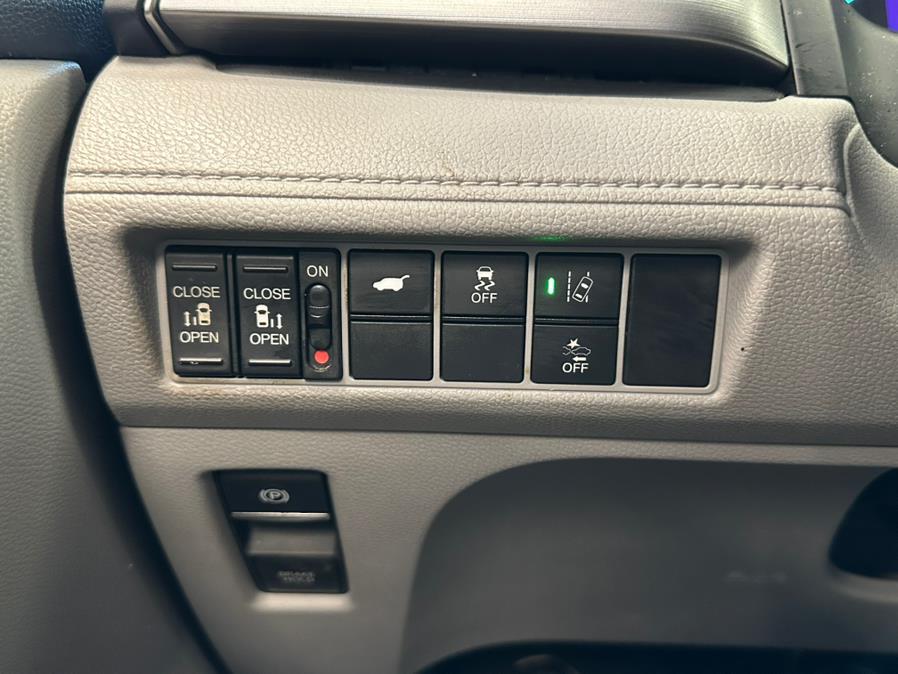 2019 Honda Odyssey EX-L w/Navi/RES Auto, available for sale in Inwood, New York | 5 Towns Drive. Inwood, New York 2019 Honda Odyssey EX-L w/Navi/RES Auto, available for sale in Inwood, New York | 5 Towns Drive. Inwood, New York