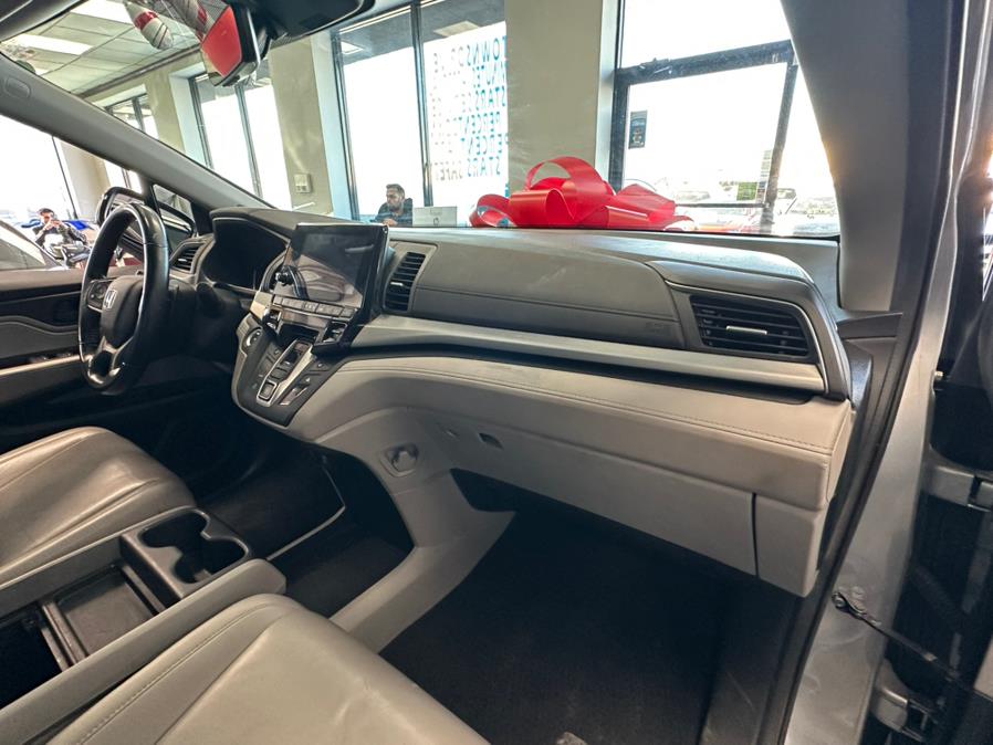 2019 Honda Odyssey EX-L w/Navi/RES Auto, available for sale in Inwood, New York | 5 Towns Drive. Inwood, New York 2019 Honda Odyssey EX-L w/Navi/RES Auto, available for sale in Inwood, New York | 5 Towns Drive. Inwood, New York