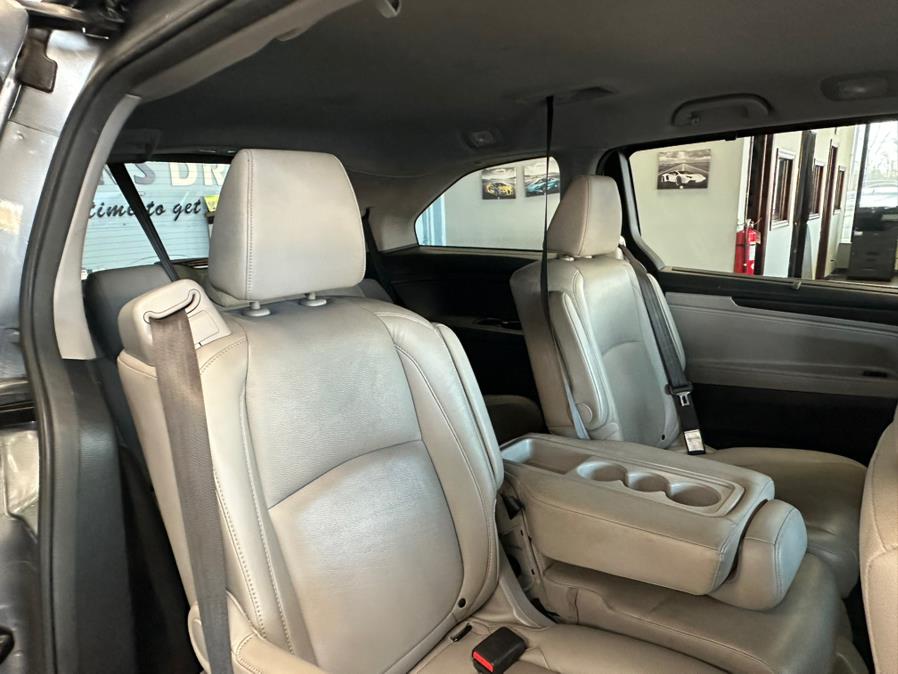 2019 Honda Odyssey EX-L w/Navi/RES Auto, available for sale in Inwood, New York | 5 Towns Drive. Inwood, New York 2019 Honda Odyssey EX-L w/Navi/RES Auto, available for sale in Inwood, New York | 5 Towns Drive. Inwood, New York