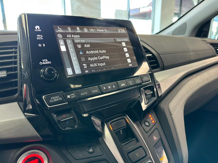 2019 Honda Odyssey EX-L w/Navi/RES Auto, available for sale in Inwood, New York | 5 Towns Drive. Inwood, New York 2019 Honda Odyssey EX-L w/Navi/RES Auto, available for sale in Inwood, New York | 5 Towns Drive. Inwood, New York
