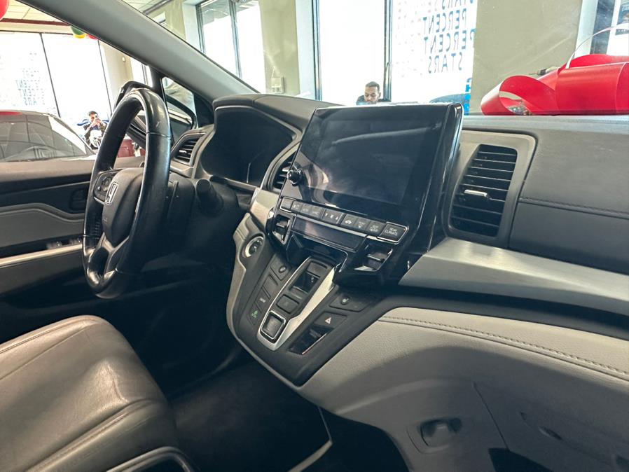 2019 Honda Odyssey EX-L w/Navi/RES Auto, available for sale in Inwood, New York | 5 Towns Drive. Inwood, New York 2019 Honda Odyssey EX-L w/Navi/RES Auto, available for sale in Inwood, New York | 5 Towns Drive. Inwood, New York