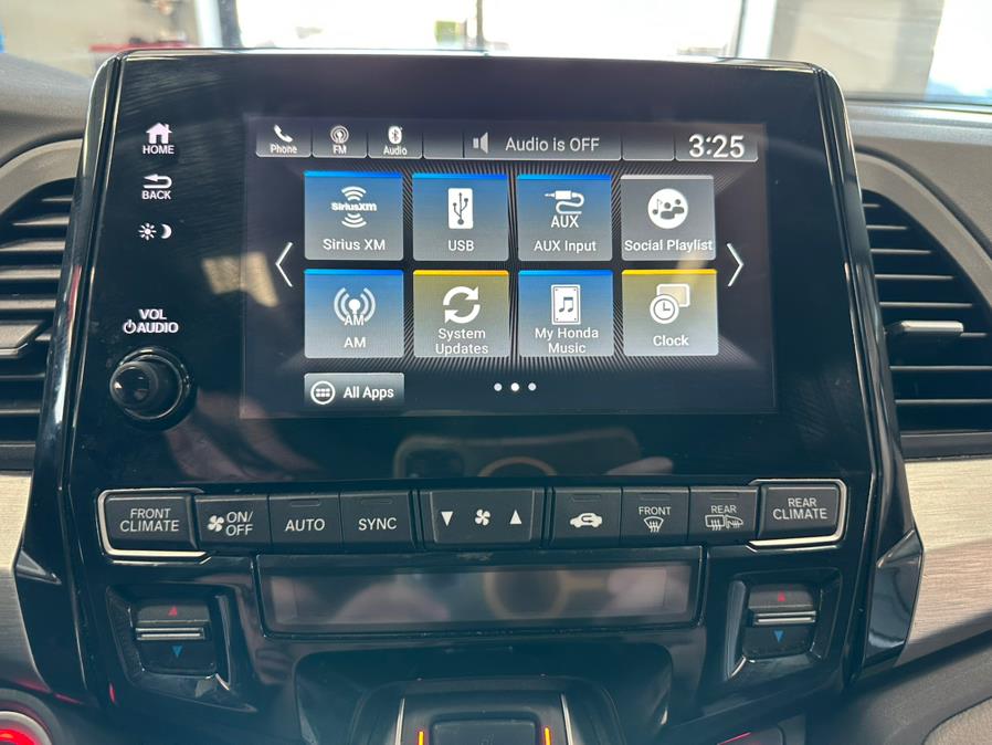2019 Honda Odyssey EX-L w/Navi/RES Auto, available for sale in Inwood, New York | 5 Towns Drive. Inwood, New York 2019 Honda Odyssey EX-L w/Navi/RES Auto, available for sale in Inwood, New York | 5 Towns Drive. Inwood, New York