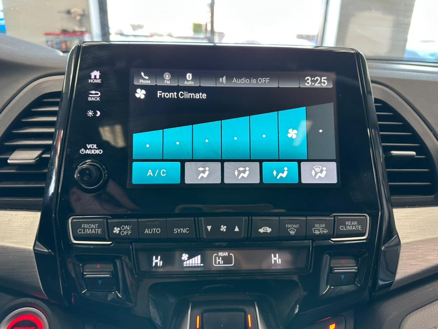 2019 Honda Odyssey EX-L w/Navi/RES Auto, available for sale in Inwood, New York | 5 Towns Drive. Inwood, New York 2019 Honda Odyssey EX-L w/Navi/RES Auto, available for sale in Inwood, New York | 5 Towns Drive. Inwood, New York