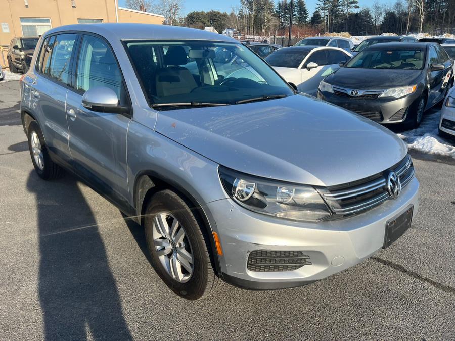 2014 Volkswagen Tiguan 2WD 4dr Auto SE, available for sale in Raynham, Massachusetts | J & A Auto Center. Raynham, Massachusetts 2014 Volkswagen Tiguan 2WD 4dr Auto SE, available for sale in Raynham, Massachusetts | J & A Auto Center. Raynham, Massachusetts