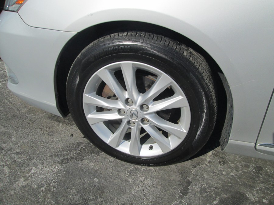 2011 Lexus ES 350 4dr Sdn, available for sale in Levittown, Pennsylvania | Levittown Auto. Levittown, Pennsylvania 2011 Lexus ES 350 4dr Sdn, available for sale in Levittown, Pennsylvania | Levittown Auto. Levittown, Pennsylvania