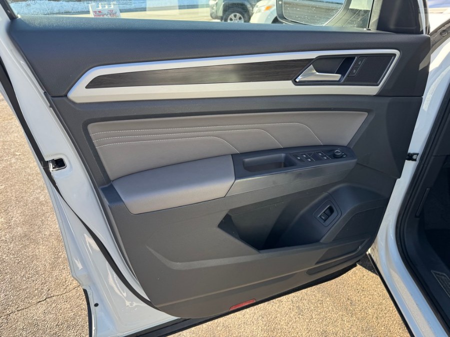 2021 Volkswagen Atlas 2021.5 3.6L V6 SE w/Technology 4MOTION, available for sale in West Springfield, Massachusetts | Union Street Auto Sales. West Springfield, Massachusetts 2021 Volkswagen Atlas 2021.5 3.6L V6 SE w/Technology 4MOTION, available for sale in West Springfield, Massachusetts | Union Street Auto Sales. West Springfield, Massachusetts