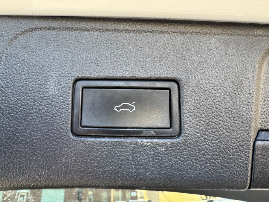 2021 Volkswagen Atlas 2021.5 3.6L V6 SE w/Technology 4MOTION, available for sale in West Springfield, Massachusetts | Union Street Auto Sales. West Springfield, Massachusetts 2021 Volkswagen Atlas 2021.5 3.6L V6 SE w/Technology 4MOTION, available for sale in West Springfield, Massachusetts | Union Street Auto Sales. West Springfield, Massachusetts