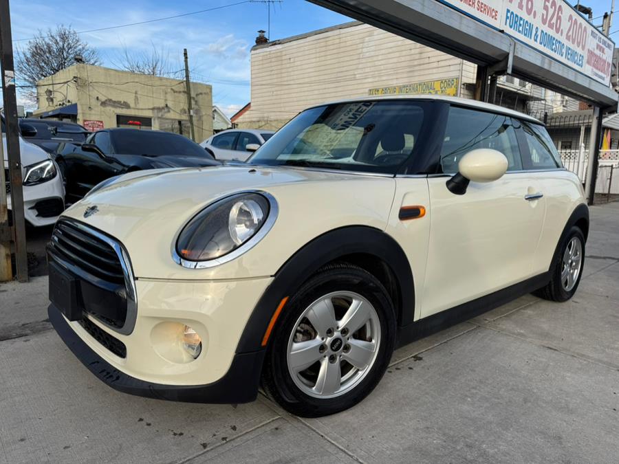 Used 2019 MINI Hardtop 2 Door in Jamaica, New York | Sunrise Autoland. Jamaica, New York