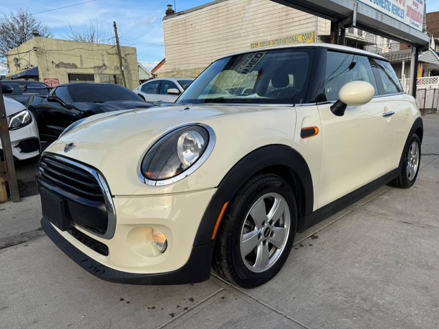 2019 MINI Hardtop 2 Door Cooper FWD, available for sale in Jamaica, New York | Sunrise Autoland. Jamaica, New York 2019 MINI Hardtop 2 Door Cooper FWD, available for sale in Jamaica, New York | Sunrise Autoland. Jamaica, New York