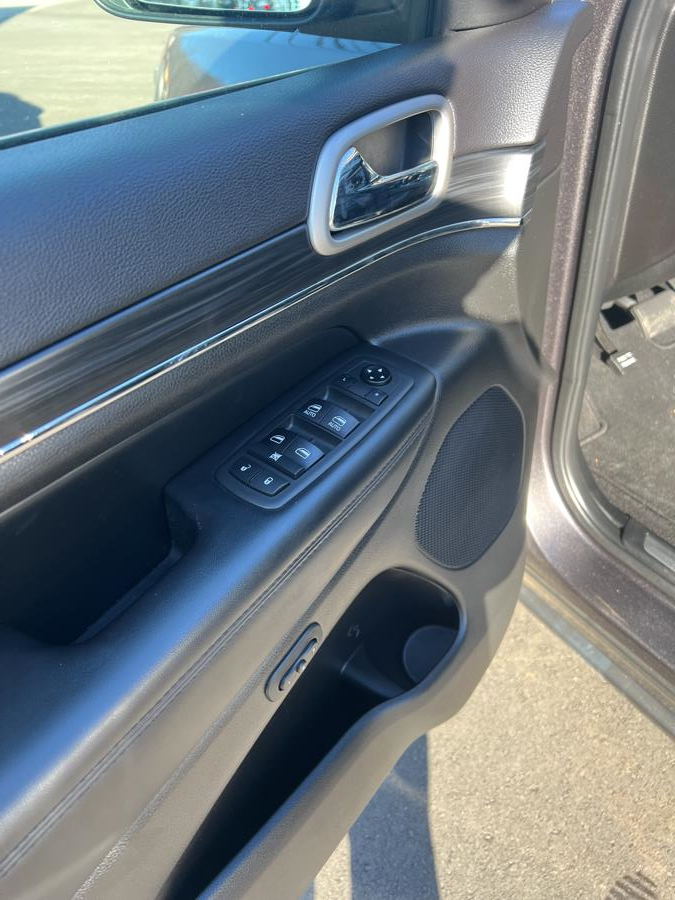 2021 Jeep Grand Cherokee Limited 4x4, available for sale in Branford, Connecticut | Al Mac Motors 2. Branford, Connecticut 2021 Jeep Grand Cherokee Limited 4x4, available for sale in Branford, Connecticut | Al Mac Motors 2. Branford, Connecticut