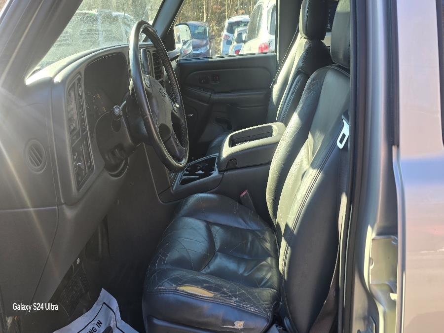 2004 Chevrolet Avalanche 1500 5dr Crew Cab 130" WB 4WD Z71, available for sale in Bloomingdale, New Jersey | Bloomingdale Auto Group. Bloomingdale, New Jersey 2004 Chevrolet Avalanche 1500 5dr Crew Cab 130" WB 4WD Z71, available for sale in Bloomingdale, New Jersey | Bloomingdale Auto Group. Bloomingdale, New Jersey