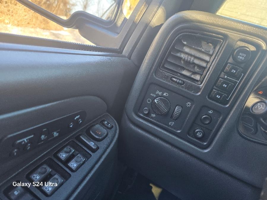 2004 Chevrolet Avalanche 1500 5dr Crew Cab 130" WB 4WD Z71, available for sale in Bloomingdale, New Jersey | Bloomingdale Auto Group. Bloomingdale, New Jersey 2004 Chevrolet Avalanche 1500 5dr Crew Cab 130" WB 4WD Z71, available for sale in Bloomingdale, New Jersey | Bloomingdale Auto Group. Bloomingdale, New Jersey