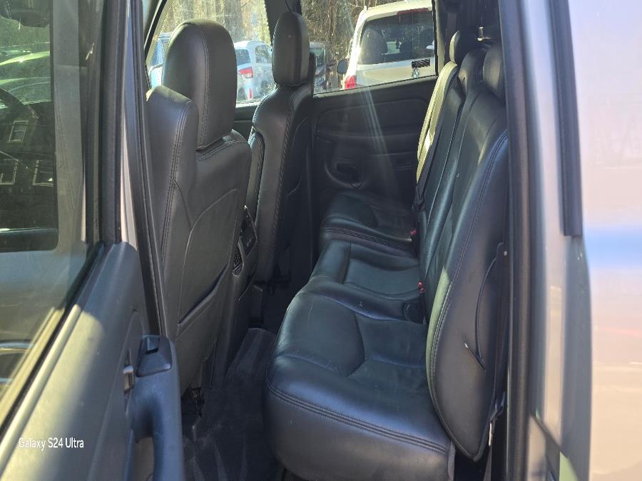 2004 Chevrolet Avalanche 1500 5dr Crew Cab 130" WB 4WD Z71, available for sale in Bloomingdale, New Jersey | Bloomingdale Auto Group. Bloomingdale, New Jersey 2004 Chevrolet Avalanche 1500 5dr Crew Cab 130" WB 4WD Z71, available for sale in Bloomingdale, New Jersey | Bloomingdale Auto Group. Bloomingdale, New Jersey
