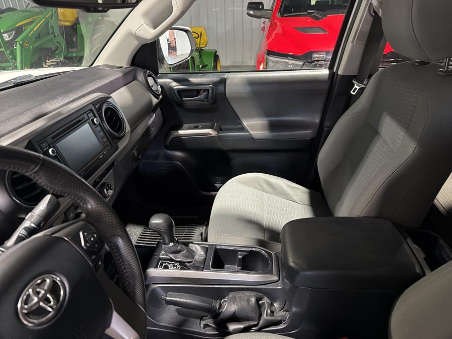 2017 Toyota Tacoma SR5 Double Cab 5'' Bed V6 4x4 AT (Natl), available for sale in Pittsfield, Maine | Maine Central Motors. Pittsfield, Maine 2017 Toyota Tacoma SR5 Double Cab 5'' Bed V6 4x4 AT (Natl), available for sale in Pittsfield, Maine | Maine Central Motors. Pittsfield, Maine
