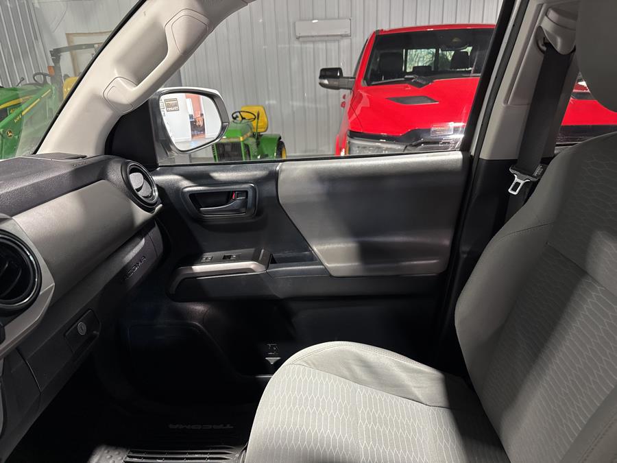 2017 Toyota Tacoma SR5 Double Cab 5'' Bed V6 4x4 AT (Natl), available for sale in Pittsfield, Maine | Maine Central Motors. Pittsfield, Maine 2017 Toyota Tacoma SR5 Double Cab 5'' Bed V6 4x4 AT (Natl), available for sale in Pittsfield, Maine | Maine Central Motors. Pittsfield, Maine