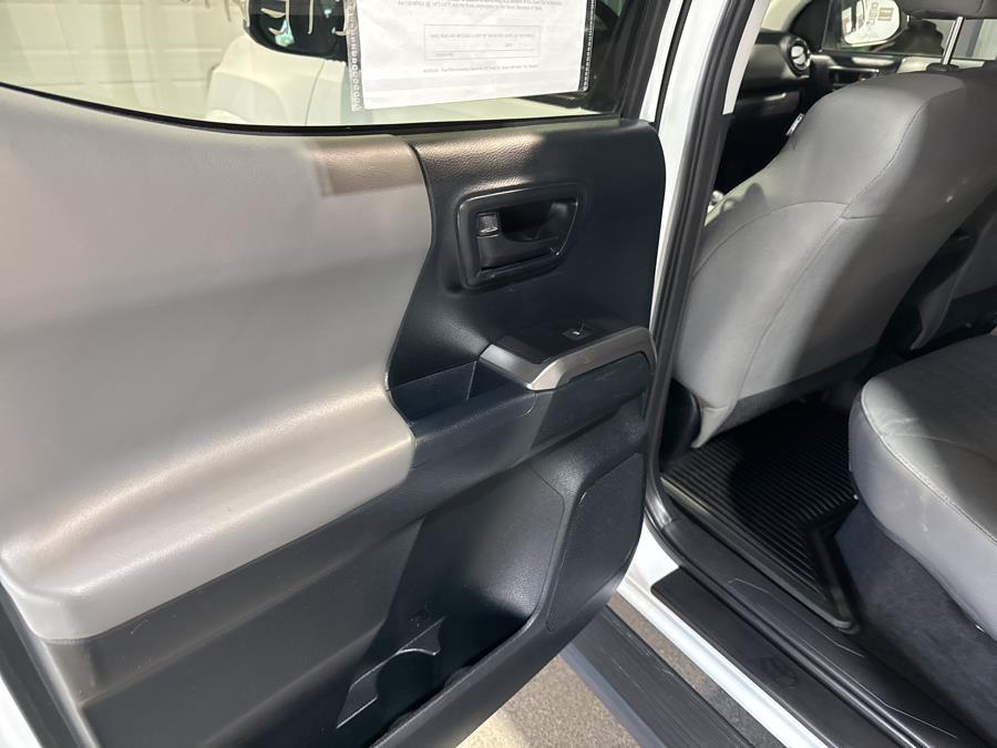 2017 Toyota Tacoma SR5 Double Cab 5'' Bed V6 4x4 AT (Natl), available for sale in Pittsfield, Maine | Maine Central Motors. Pittsfield, Maine 2017 Toyota Tacoma SR5 Double Cab 5'' Bed V6 4x4 AT (Natl), available for sale in Pittsfield, Maine | Maine Central Motors. Pittsfield, Maine