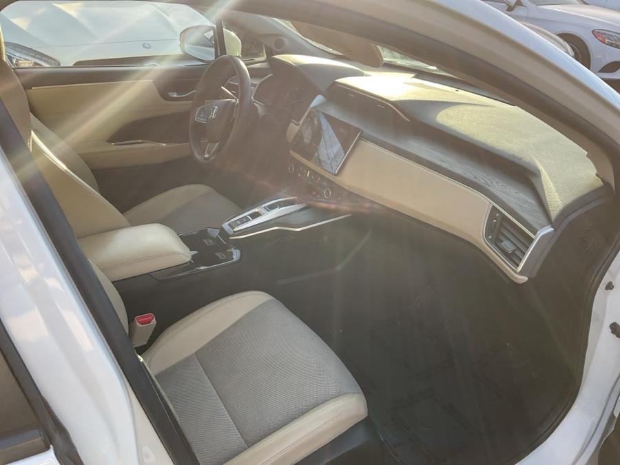 2018 Honda Clarity Plug-In Hybrid Sedan, available for sale in Waterbury, Connecticut | Jim Juliani Motors. Waterbury, Connecticut 2018 Honda Clarity Plug-In Hybrid Sedan, available for sale in Waterbury, Connecticut | Jim Juliani Motors. Waterbury, Connecticut