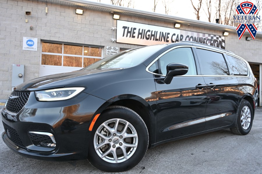 2022 Chrysler Pacifica Touring L, available for sale in Waterbury, Connecticut | Highline Car Connection. Waterbury, Connecticut