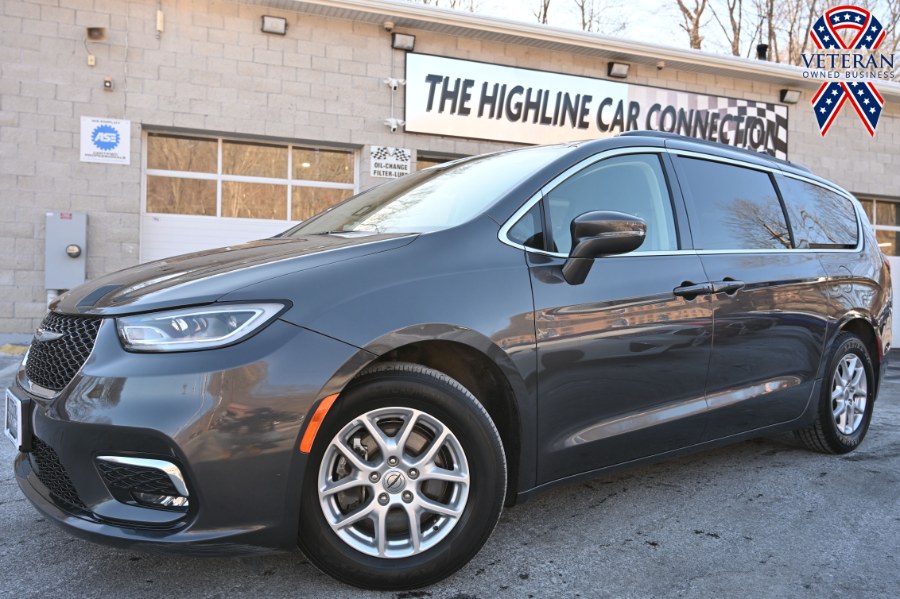 2022 Chrysler Pacifica Touring L, available for sale in Waterbury, Connecticut | Highline Car Connection. Waterbury, Connecticut