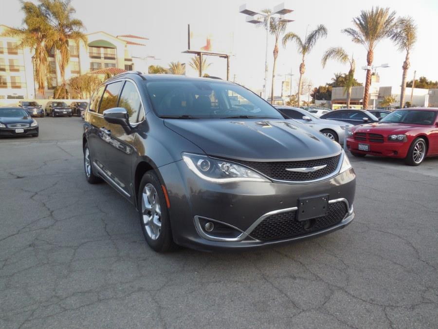 Used 2018 Chrysler Pacifica in Hawaiian Gardens, California | Luxe Motors. Hawaiian Gardens, California