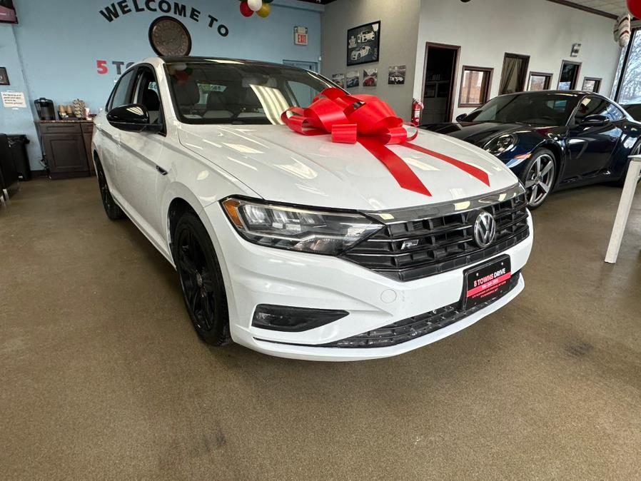 2021 Volkswagen Jetta R-Line Auto, available for sale in Inwood, New York | 5 Towns Drive. Inwood, New York 2021 Volkswagen Jetta R-Line Auto, available for sale in Inwood, New York | 5 Towns Drive. Inwood, New York