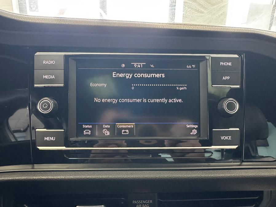 2021 Volkswagen Jetta R-Line Auto, available for sale in Inwood, New York | 5 Towns Drive. Inwood, New York 2021 Volkswagen Jetta R-Line Auto, available for sale in Inwood, New York | 5 Towns Drive. Inwood, New York