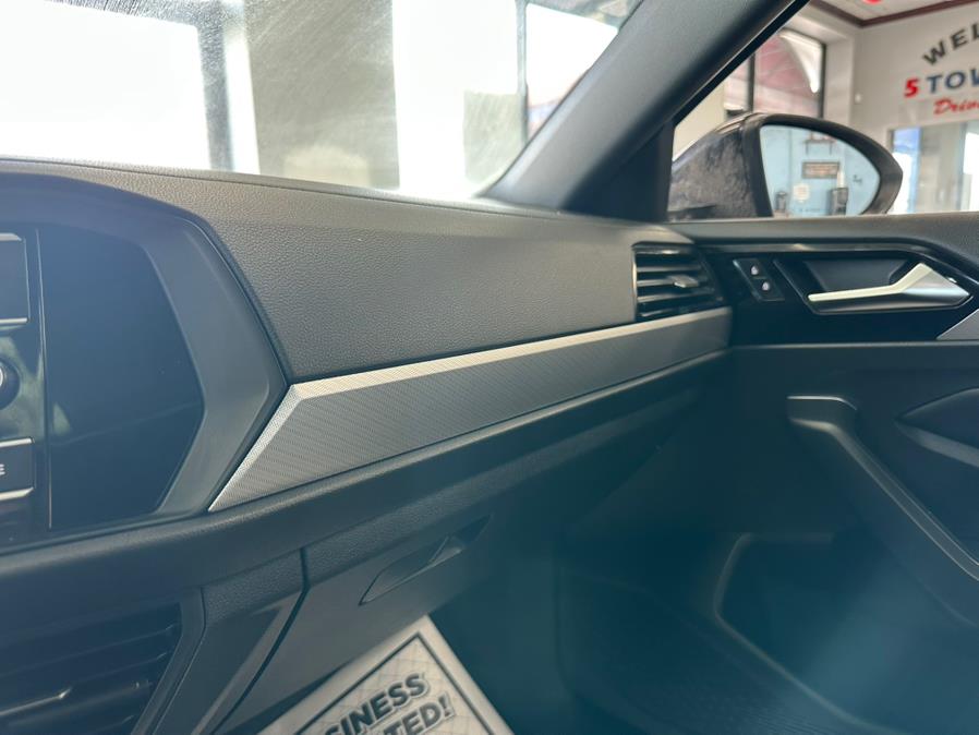 2021 Volkswagen Jetta R-Line Auto, available for sale in Inwood, New York | 5 Towns Drive. Inwood, New York 2021 Volkswagen Jetta R-Line Auto, available for sale in Inwood, New York | 5 Towns Drive. Inwood, New York