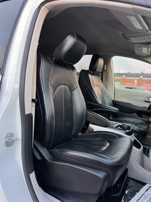 2022 Chrysler PACIFICA WHEELCHAIR ACCESSIBLE VAN Touring L, available for sale in Paterson, New Jersey | Speedway Commercial Motors LLC. Paterson, New Jersey 2022 Chrysler PACIFICA WHEELCHAIR ACCESSIBLE VAN Touring L, available for sale in Paterson, New Jersey | Speedway Commercial Motors LLC. Paterson, New Jersey