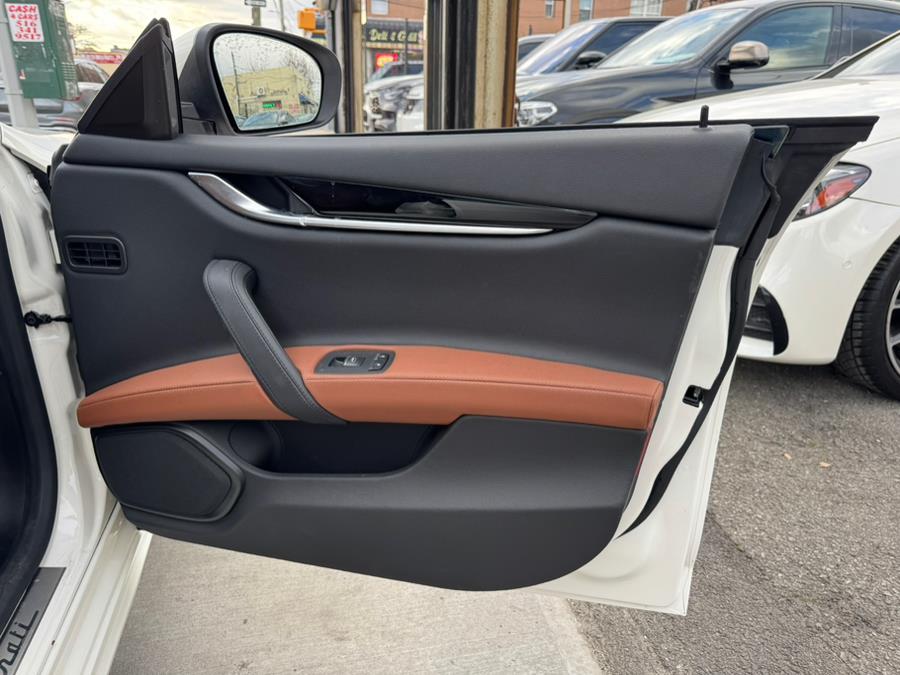 2022 Maserati Ghibli Modena Q4 3.0L, available for sale in Jamaica, New York | Sunrise Autoland. Jamaica, New York 2022 Maserati Ghibli Modena Q4 3.0L, available for sale in Jamaica, New York | Sunrise Autoland. Jamaica, New York