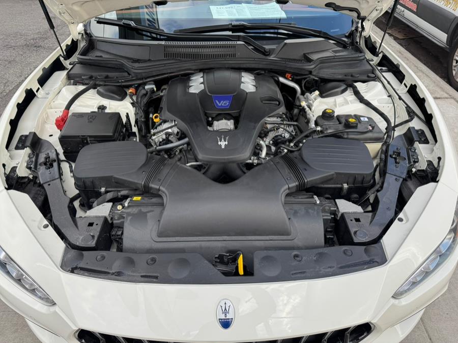 2022 Maserati Ghibli Modena Q4 3.0L, available for sale in Jamaica, New York | Sunrise Autoland. Jamaica, New York 2022 Maserati Ghibli Modena Q4 3.0L, available for sale in Jamaica, New York | Sunrise Autoland. Jamaica, New York