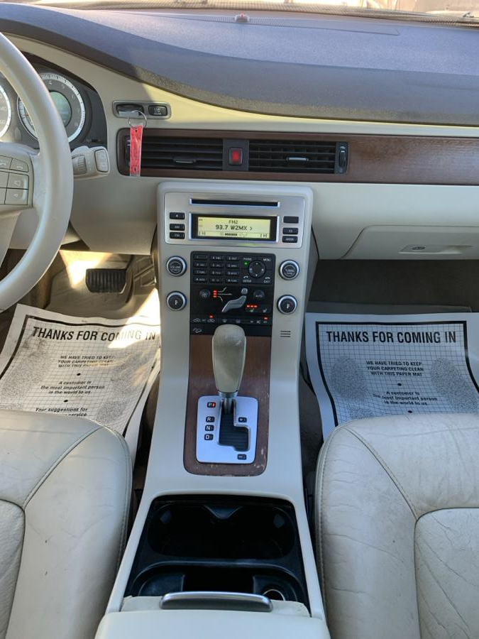 2010 Volvo XC70 4dr Wgn 3.2L, available for sale in Springfield, Massachusetts | Absolute Motors Inc. Springfield, Massachusetts 2010 Volvo XC70 4dr Wgn 3.2L, available for sale in Springfield, Massachusetts | Absolute Motors Inc. Springfield, Massachusetts