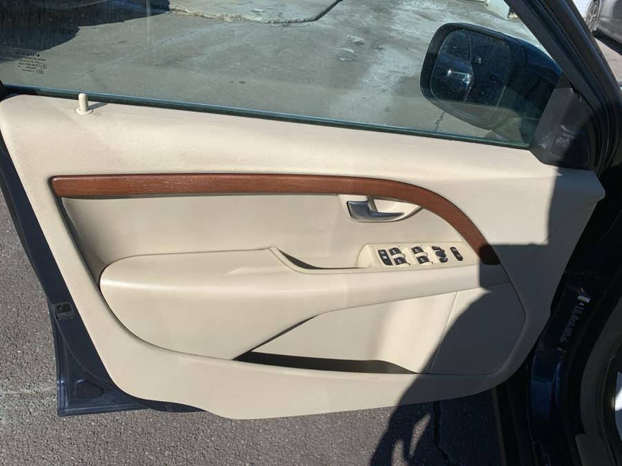 2010 Volvo XC70 4dr Wgn 3.2L, available for sale in Springfield, Massachusetts | Absolute Motors Inc. Springfield, Massachusetts 2010 Volvo XC70 4dr Wgn 3.2L, available for sale in Springfield, Massachusetts | Absolute Motors Inc. Springfield, Massachusetts