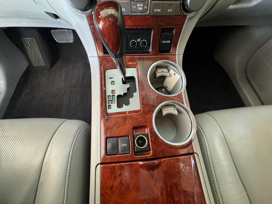 2013 Toyota Highlander FWD 4dr V6 Limited (Natl), available for sale in West Hartford, Connecticut | AutoMax. West Hartford, Connecticut 2013 Toyota Highlander FWD 4dr V6 Limited (Natl), available for sale in West Hartford, Connecticut | AutoMax. West Hartford, Connecticut