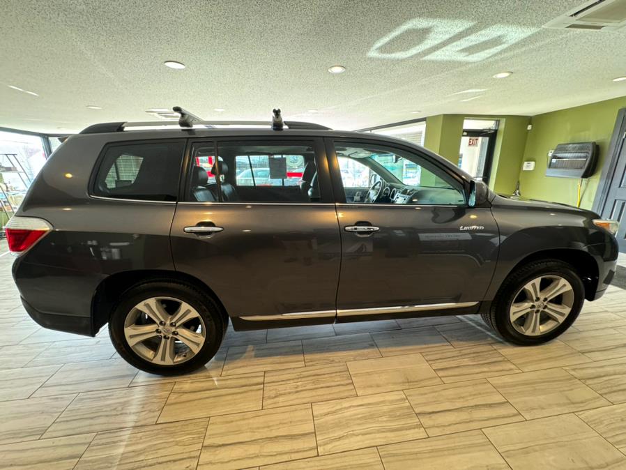2013 Toyota Highlander FWD 4dr V6 Limited (Natl), available for sale in West Hartford, Connecticut | AutoMax. West Hartford, Connecticut 2013 Toyota Highlander FWD 4dr V6 Limited (Natl), available for sale in West Hartford, Connecticut | AutoMax. West Hartford, Connecticut