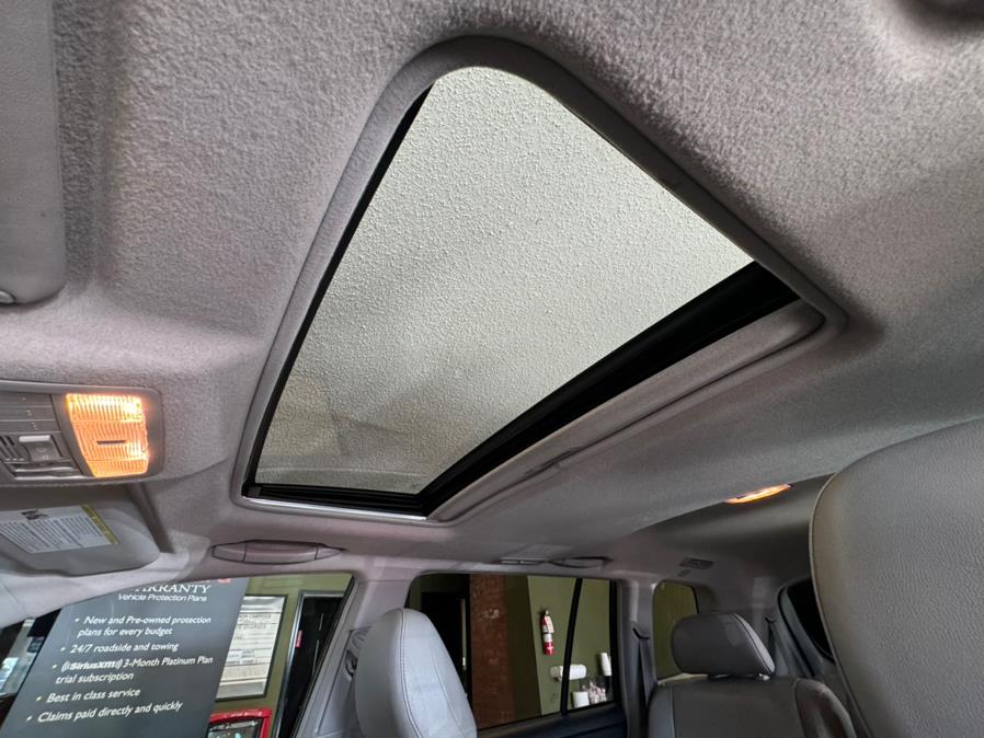2013 Toyota Highlander FWD 4dr V6 Limited (Natl), available for sale in West Hartford, Connecticut | AutoMax. West Hartford, Connecticut 2013 Toyota Highlander FWD 4dr V6 Limited (Natl), available for sale in West Hartford, Connecticut | AutoMax. West Hartford, Connecticut