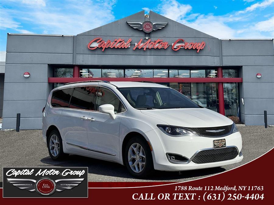 Used 2017 Chrysler Pacifica in Medford, New York | Capital Motor Group Inc. Medford, New York