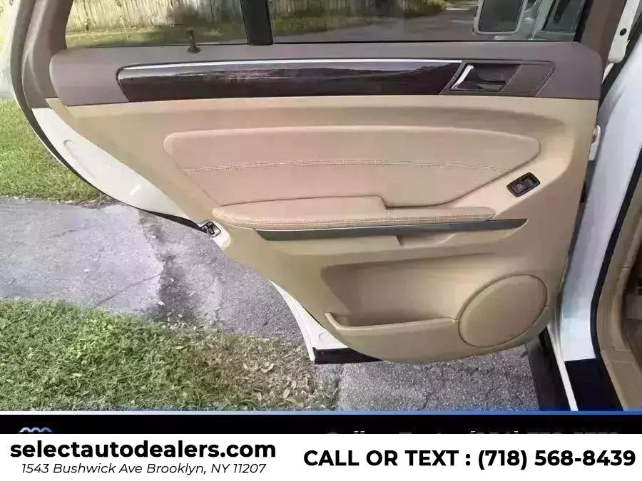 2011 Mercedes-Benz M-Class 4MATIC 4dr ML350, available for sale in Brooklyn, New York | Select Auto Dealers Corp. Brooklyn, New York 2011 Mercedes-Benz M-Class 4MATIC 4dr ML350, available for sale in Brooklyn, New York | Select Auto Dealers Corp. Brooklyn, New York