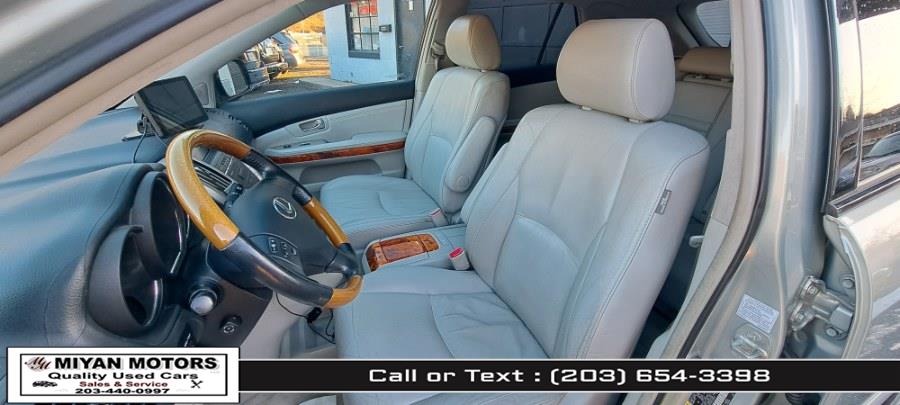 2006 Lexus RX 330 4dr SUV AWD, available for sale in Meriden, Connecticut | Miyan Motors. Meriden, Connecticut 2006 Lexus RX 330 4dr SUV AWD, available for sale in Meriden, Connecticut | Miyan Motors. Meriden, Connecticut