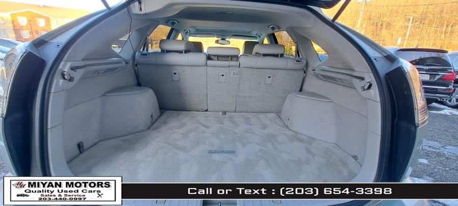 2006 Lexus RX 330 4dr SUV AWD, available for sale in Meriden, Connecticut | Miyan Motors. Meriden, Connecticut 2006 Lexus RX 330 4dr SUV AWD, available for sale in Meriden, Connecticut | Miyan Motors. Meriden, Connecticut