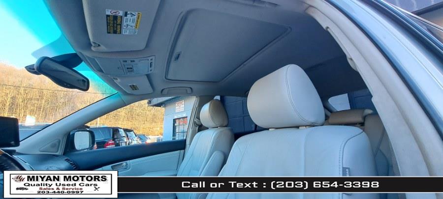 2006 Lexus RX 330 4dr SUV AWD, available for sale in Meriden, Connecticut | Miyan Motors. Meriden, Connecticut 2006 Lexus RX 330 4dr SUV AWD, available for sale in Meriden, Connecticut | Miyan Motors. Meriden, Connecticut