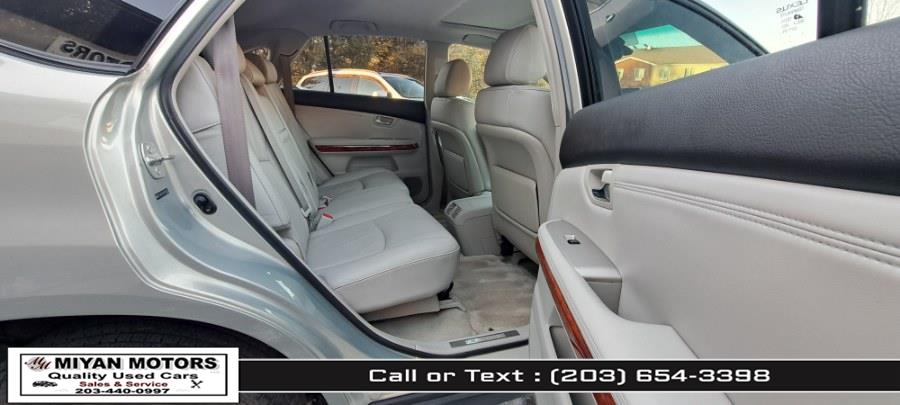 2006 Lexus RX 330 4dr SUV AWD, available for sale in Meriden, Connecticut | Miyan Motors. Meriden, Connecticut 2006 Lexus RX 330 4dr SUV AWD, available for sale in Meriden, Connecticut | Miyan Motors. Meriden, Connecticut