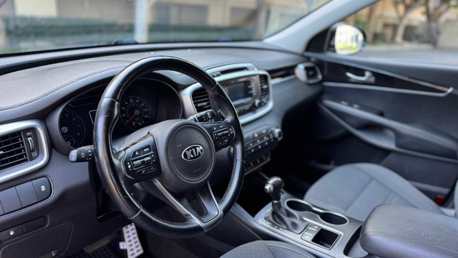 2016 Kia Sorento FWD 4dr 2.4L Lx, available for sale in Tustin, California | Carox LLC. Tustin, California 2016 Kia Sorento FWD 4dr 2.4L Lx, available for sale in Tustin, California | Carox LLC. Tustin, California