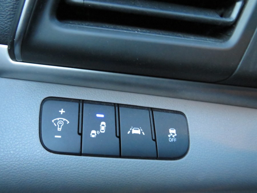 2020 Hyundai Elantra Value Edition IVT SULEV, available for sale in Middle Village, New York | Road Masters II INC. Middle Village, New York 2020 Hyundai Elantra Value Edition IVT SULEV, available for sale in Middle Village, New York | Road Masters II INC. Middle Village, New York