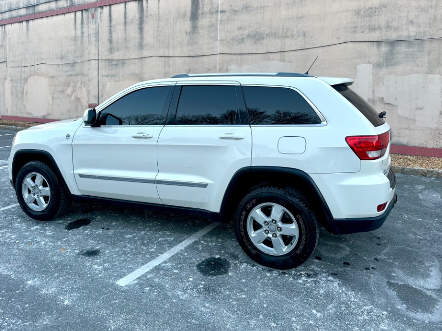 2012 Jeep Grand Cherokee 4WD 4dr Laredo Sport, available for sale in White Plains, New York | Island auto wholesale. White Plains, New York 2012 Jeep Grand Cherokee 4WD 4dr Laredo Sport, available for sale in White Plains, New York | Island auto wholesale. White Plains, New York