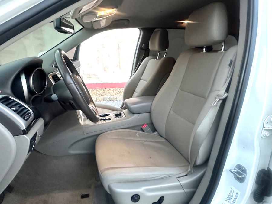 2012 Jeep Grand Cherokee 4WD 4dr Laredo Sport, available for sale in White Plains, New York | Island auto wholesale. White Plains, New York 2012 Jeep Grand Cherokee 4WD 4dr Laredo Sport, available for sale in White Plains, New York | Island auto wholesale. White Plains, New York