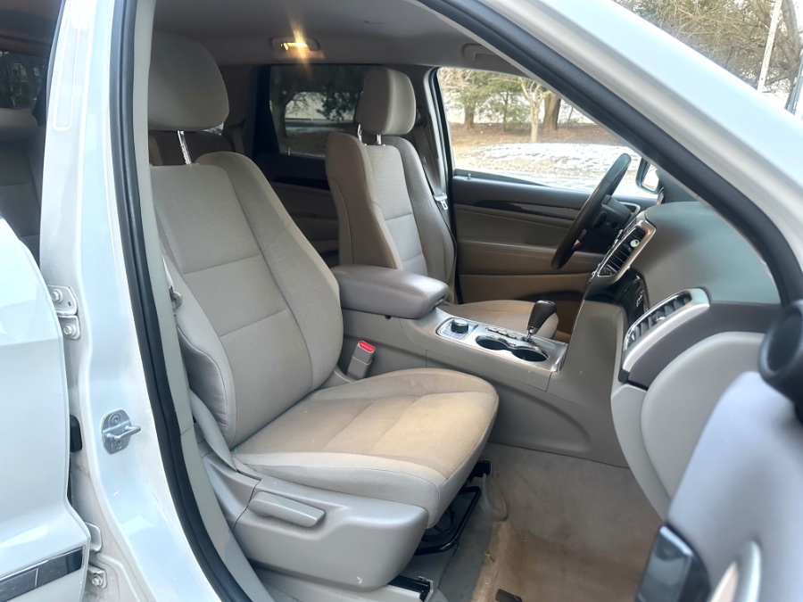 2012 Jeep Grand Cherokee 4WD 4dr Laredo Sport, available for sale in White Plains, New York | Island auto wholesale. White Plains, New York 2012 Jeep Grand Cherokee 4WD 4dr Laredo Sport, available for sale in White Plains, New York | Island auto wholesale. White Plains, New York