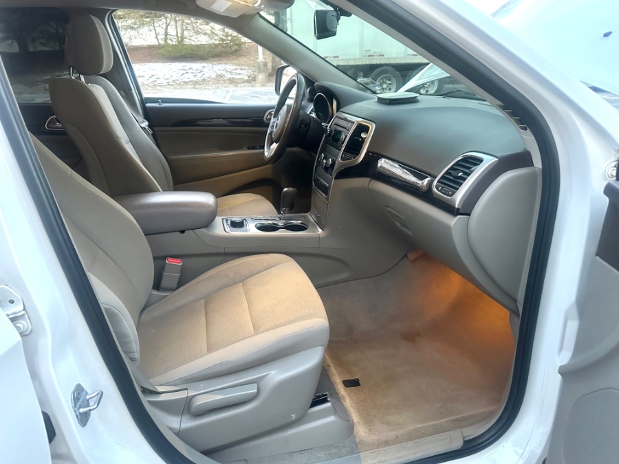 2012 Jeep Grand Cherokee 4WD 4dr Laredo Sport, available for sale in White Plains, New York | Island auto wholesale. White Plains, New York 2012 Jeep Grand Cherokee 4WD 4dr Laredo Sport, available for sale in White Plains, New York | Island auto wholesale. White Plains, New York