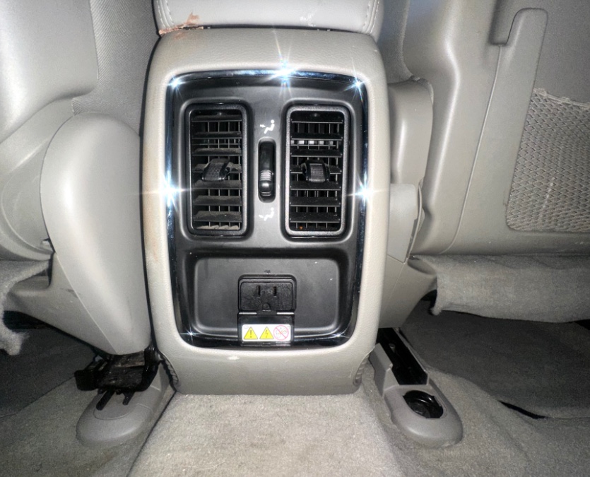 2012 Jeep Grand Cherokee 4WD 4dr Laredo Sport, available for sale in White Plains, New York | Island auto wholesale. White Plains, New York 2012 Jeep Grand Cherokee 4WD 4dr Laredo Sport, available for sale in White Plains, New York | Island auto wholesale. White Plains, New York
